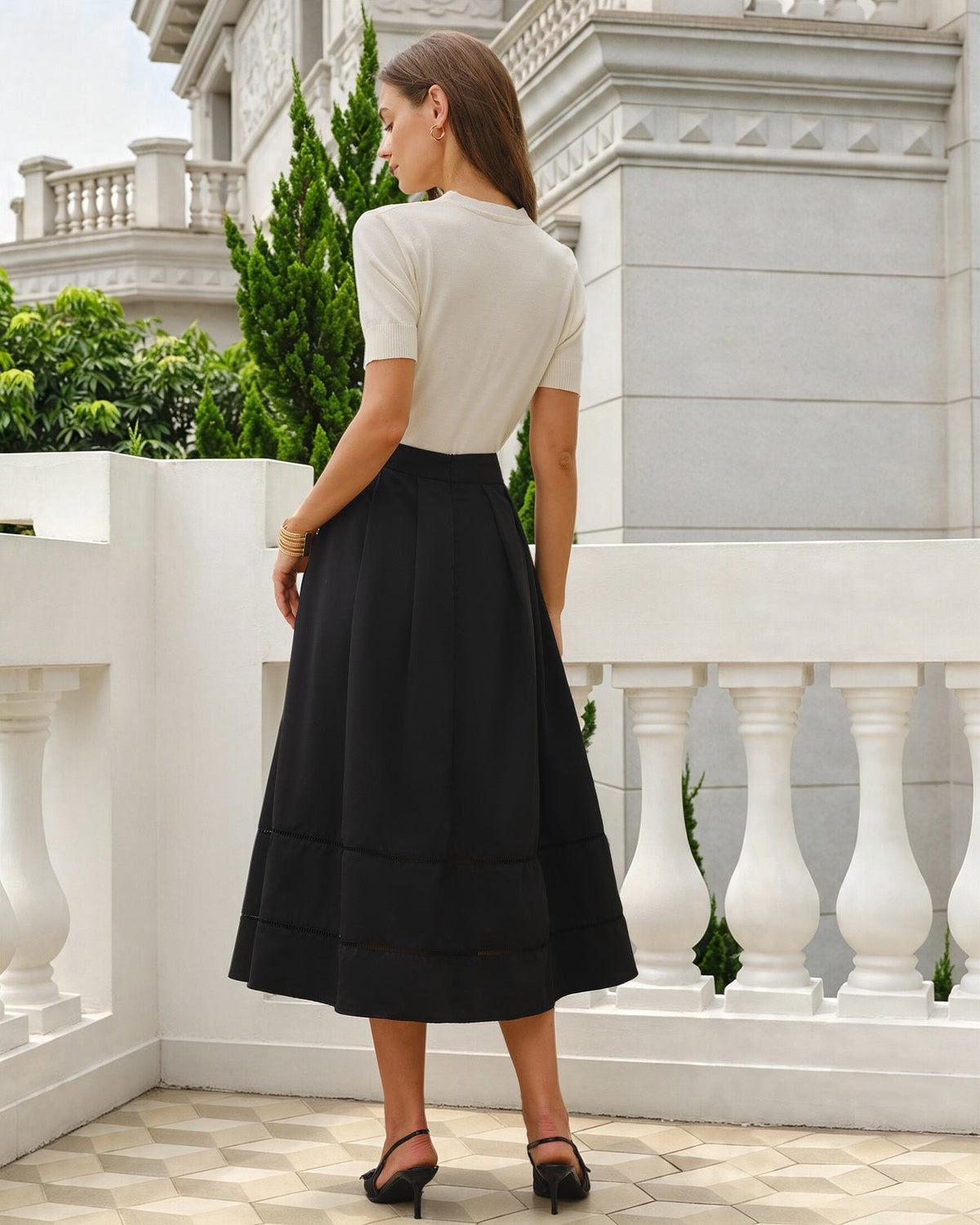 Black Solid Pockets A-Line Midi Skirt